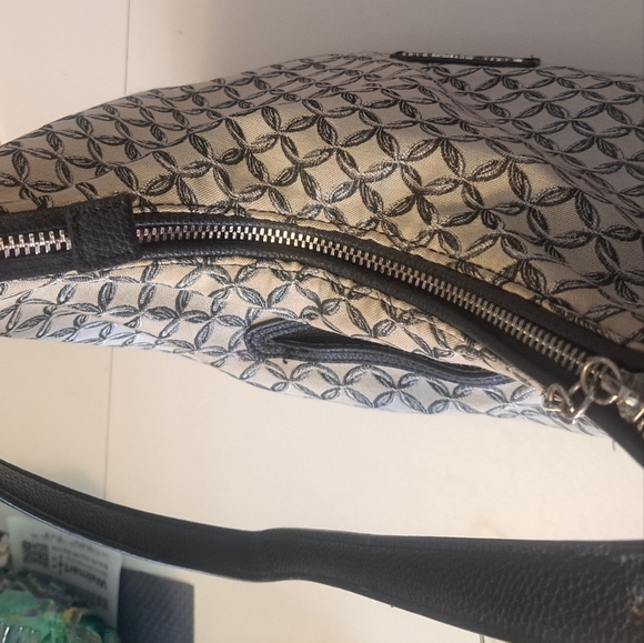 Dana Buchman pocket book - Picture 3 of 5